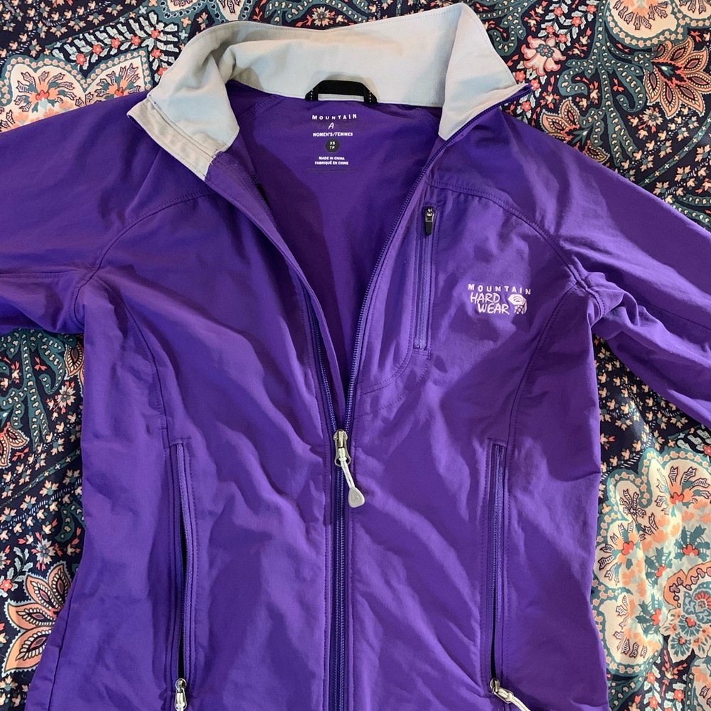 Mountain hardware jacket